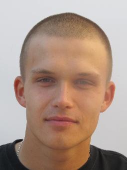 Damian UHLE